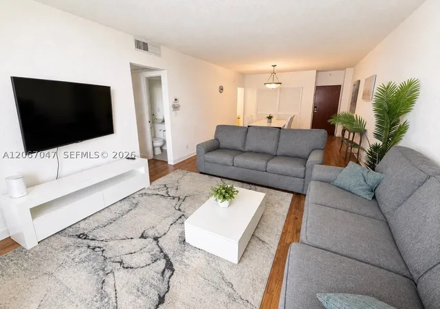 Photo 4 of Condo for sale at 4001 S Ocean Dr #4L, Hollywood, FL 33019 | MLS# A12067047 | Listing updated on 2026-08-28