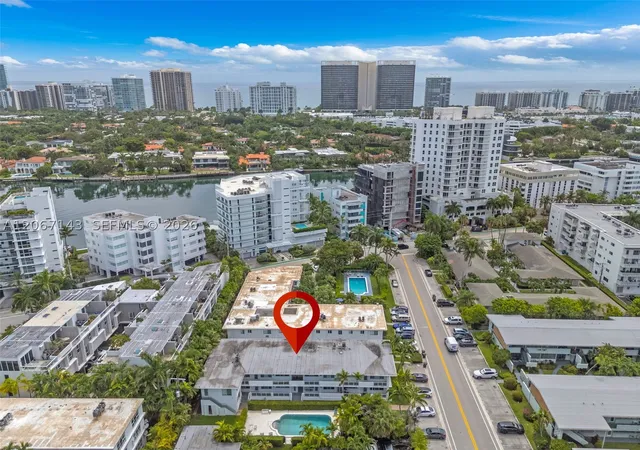 Listing Photo 2 - Condo for sale in building located at 1065 98Th St, Miami, FL 33154 - Unit #1
