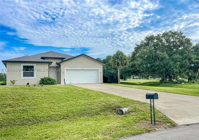 Photo 4 of Single family home for sale at 2013 Odessa Circle, La Belle, FL 33935 | MLS# A12066942 | Listing updated on 2026-09-09