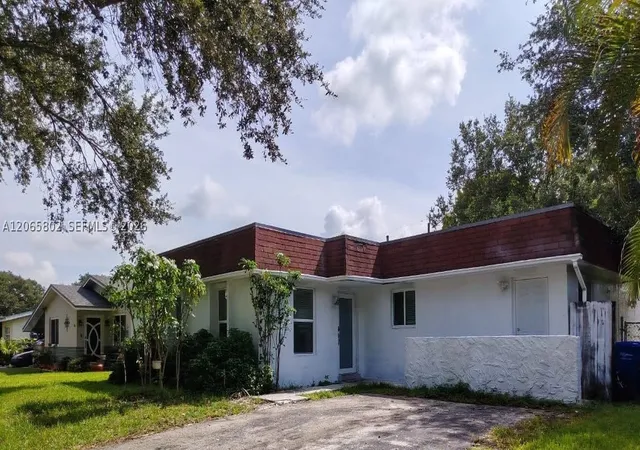 Photo 3 of Single family home for sale at 3141 N 73rd Ave, Hollywood, FL 33024 | MLS# A12065802 | Listing updated on 2026-09-09