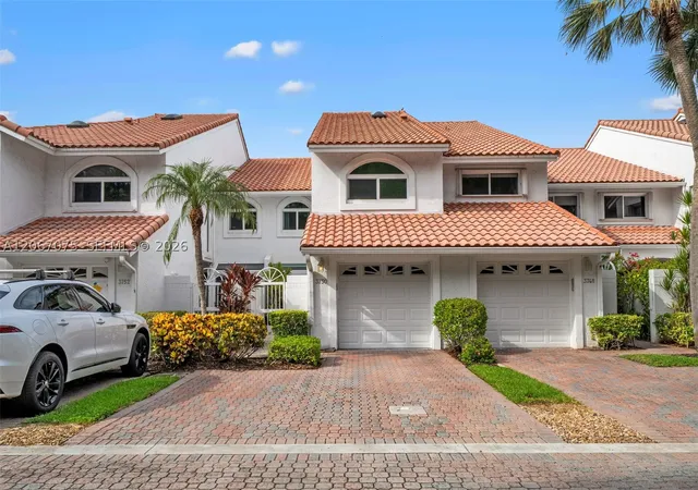 Townhouse for sale at 3750 Ne 209 Ter, Aventura, FL 33180 | MLS# A12067075
