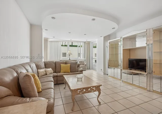 Photo 3 of Condo for sale at 5005 Collins Ave #424, Miami Beach, FL 33140 | MLS# A12066695 | Listing updated on 2026-09-12