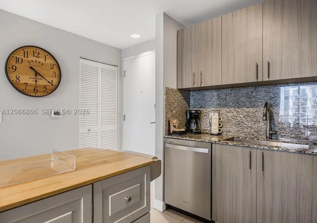 Photo 3 of Condo for sale at 5350 Nw 84th Ave #1614, Doral, FL 33166 | MLS# A12066806 | Listing updated on 2026-08-29