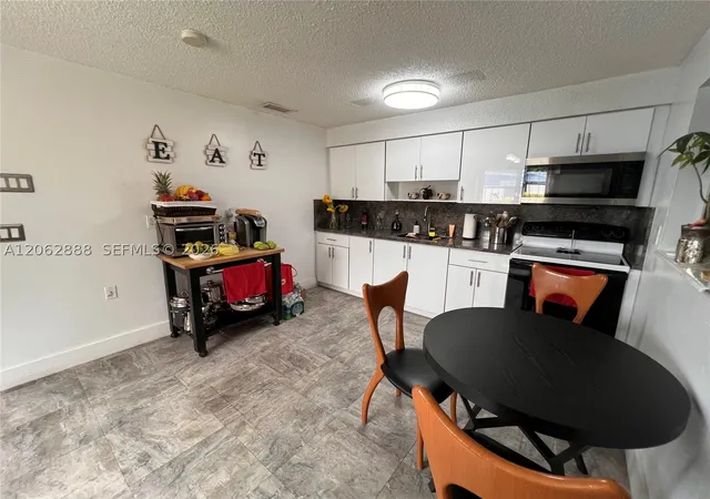 Photo 4 of Single family home for sale at 12510 W Golf Dr, Miami, FL 33167 | MLS# A12062888 | Listing updated on 2026-08-26