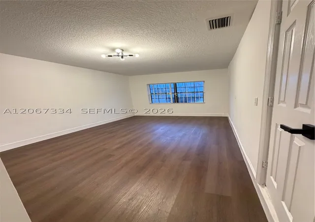 Listing Photo 4 - Condo for sale in building located at 9902 Hammocks Blvd, Miami, FL 33196 - Unit #102-60