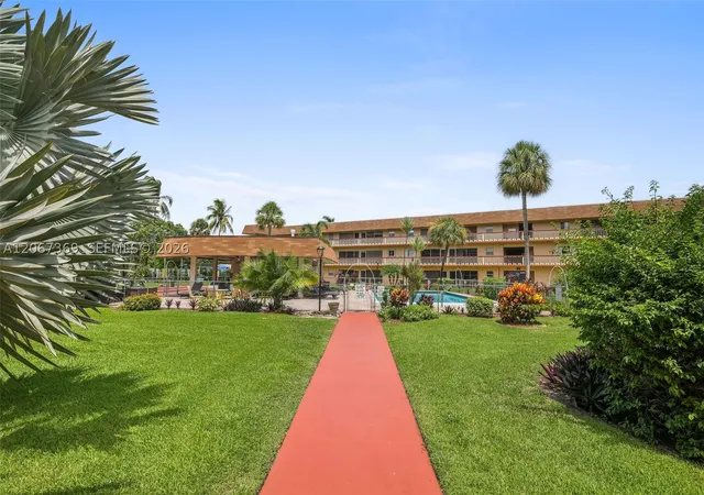 Photo 3 of Condo for sale at 5300 Washington St #T125, Hollywood, FL 33021 | MLS# A12067369 | Listing updated on 2026-09-21