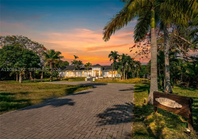 Photo 1 of Single family home for sale at 19601 Sw 187th Ave, Miami, FL 33187 | MLS# A12066392 | Listing updated on 2026-10-03