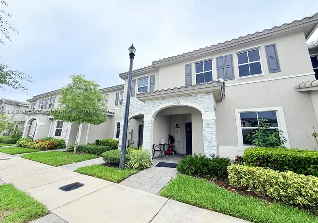 Photo 2 of Townhouse for sale at 1877 Se 26th Ter, Homestead, FL 33035 | MLS# A12066525 | Listing updated on 2026-09-10