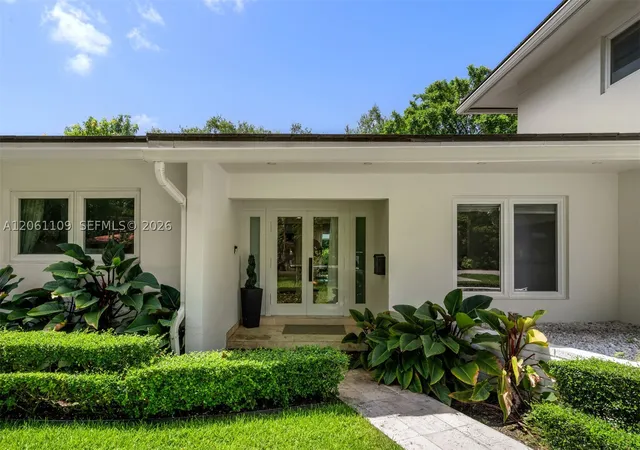 Photo 2 of Single family home for sale at 1208 Hardee Rd, Coral Gables, FL 33146 | MLS# A12061109 | Listing updated on 2026-09-20