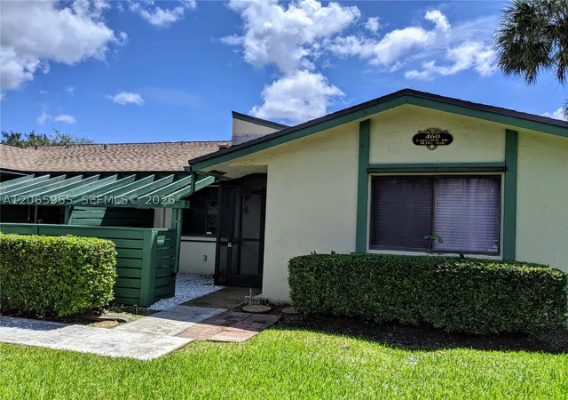 Photo 1 of Condo for sale at 460 Lakeview Dr #4, Weston, FL 33326 | MLS# A12065955 | Listing updated on 2026-09-04
