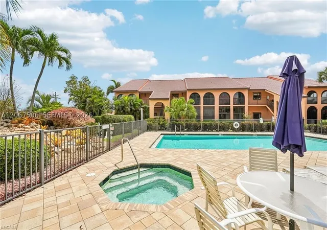 Listing Photo 4 - Condo for sale in building located at 5510 Sw 4Th Pl, Cape Coral, FL 33914 - Unit #605