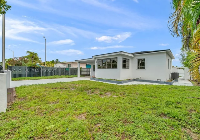 Photo 2 of Sale Pending at 611 Se 4th St, Hialeah, FL 33010 | MLS# A12067525 | Listing updated on 2026-09-14