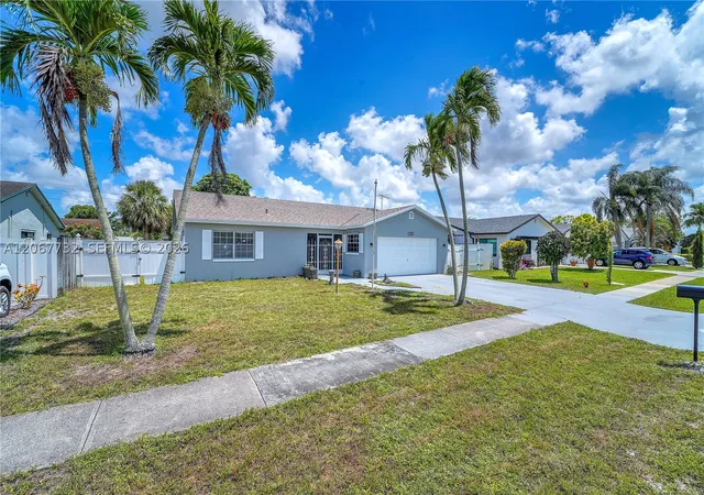 Photo 2 of Single family home for sale at 9242 Sw 18th Rd, Boca Raton, FL 33428 | MLS# A12067732 | Listing updated on 2026-09-06