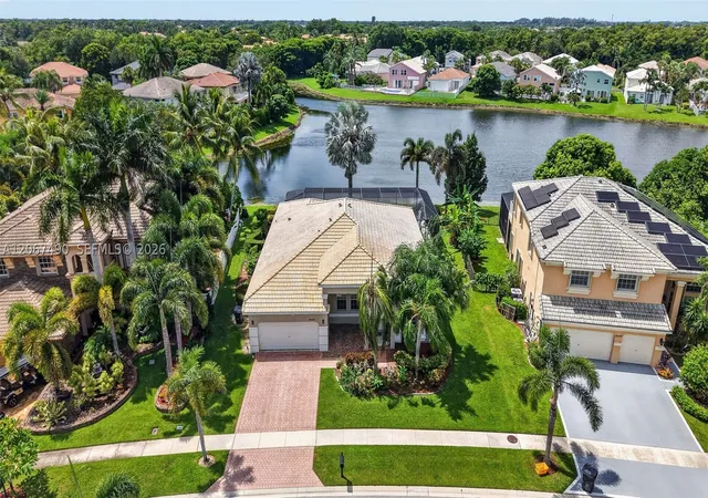 Photo 2 of Sale Pending at 6543 Marbletree Ln, Lake Worth, FL 33467 | MLS# A12067490 | Listing updated on 2026-09-30
