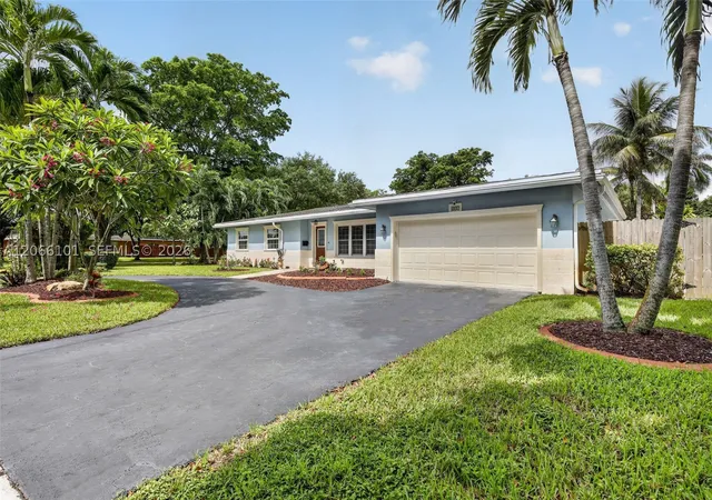 Photo 3 of Sale Pending at 801 Ixora Ln, Plantation, FL 33317 | MLS# A12066101 | Listing updated on 2026-09-25