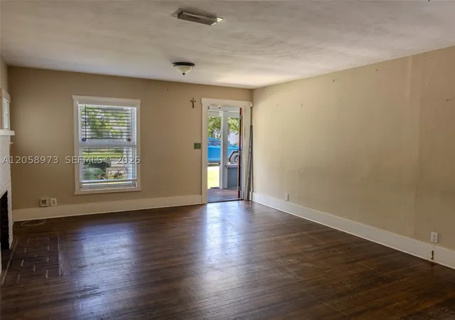 Photo 3 of Single family home for sale at 520 Ne 129th St, North Miami, FL 33161 | MLS# A12058973 | Listing updated on 2026-09-10