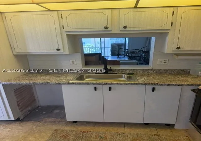 Photo 4 of Sale Pending at 619 Ne 14Th Ave #403, Hallandale Beach, FL 33009 | MLS# A12067177 | Listing updated on 2026-09-03