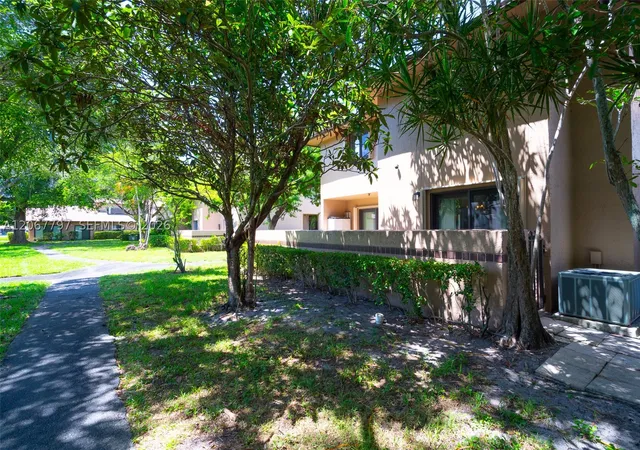 Photo 3 of Townhouse for sale at 2214 Nw 39th Ave, Coconut Creek, FL 33066 | MLS# A12067797 | Listing updated on 2026-09-06