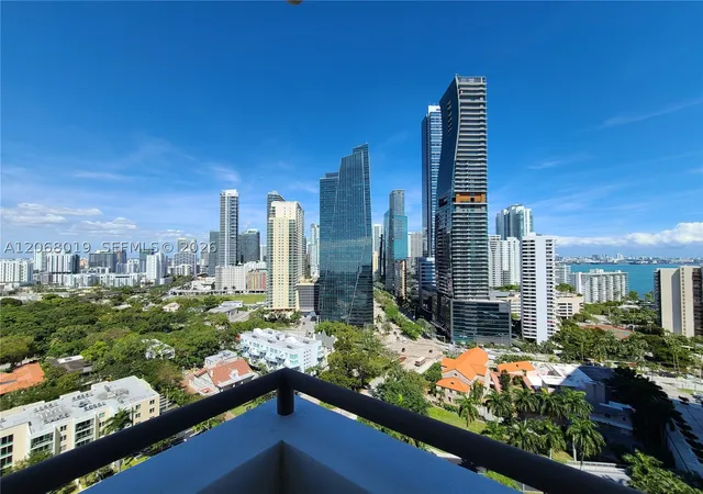 Listing Photo 5 - Condo for sale in building located at 1581 Brickell Ave 2- Prking, Miami, FL 33129 - Unit #1907