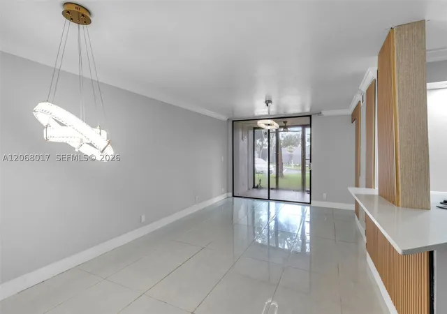 Listing Photo 5 - Condo for sale in building located at 213 Lake Pointe Dr, Oakland Park, FL 33309 - Unit #106