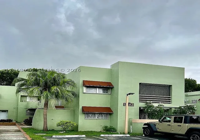 Listing Photo 4 - Condo for sale in building located at 11183 NW 7th St, Miami, FL 33172 - Unit #204-20