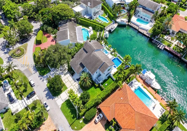 Photo 3 of Mansion for sale at 6819 Sunrise Pl, Coral Gables, FL 33133 | MLS# A12068080 | Listing updated on 2026-09-01