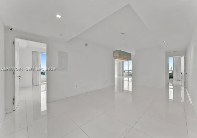Photo 3 of Sale Pending at 520 West Ave #2101, Miami Beach, FL 33139 | MLS# A12067934 | Listing updated on 2026-09-27