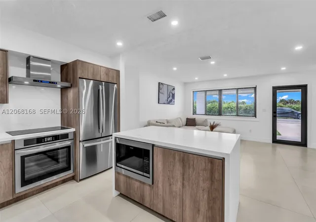 Photo 1 of Single family home for sale at 1524 Ne 14th Ter, Fort Lauderdale, FL 33304 | MLS# A12068168 | Listing updated on 2026-09-06