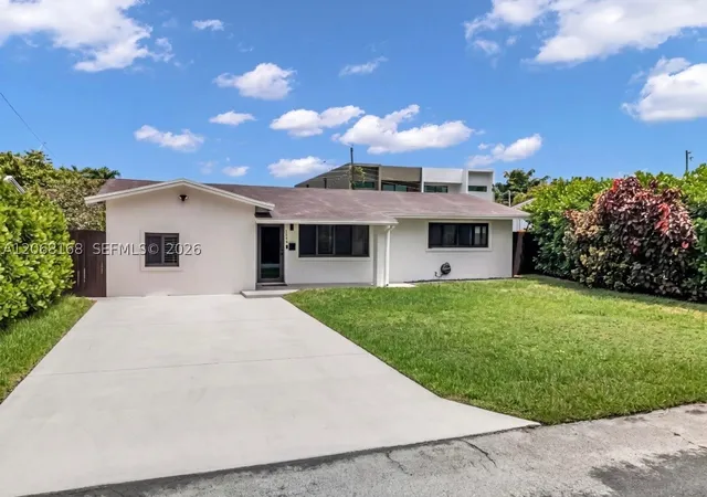 Photo 2 of Single family home for sale at 1524 Ne 14th Ter, Fort Lauderdale, FL 33304 | MLS# A12068168 | Listing updated on 2026-09-06