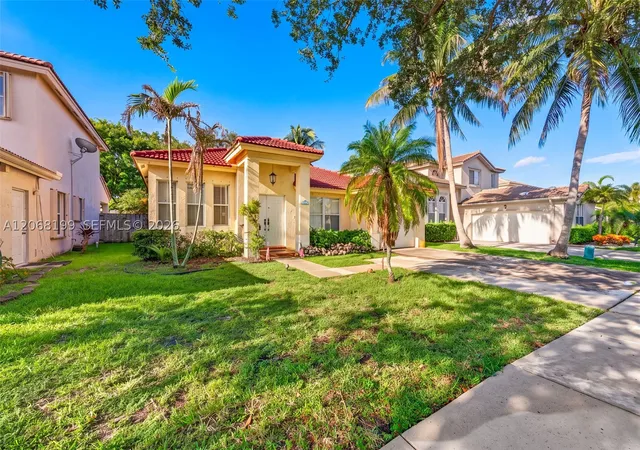 Photo 3 of Sale Pending at 13976 S Cypress Cove Cir, Davie, FL 33325 | MLS# A12068199 | Listing updated on 2026-09-09