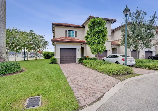 Photo 1 of Townhouse for sale at 4204 N Dixie Hwy #1, Oakland Park, FL 33334 | MLS# A12068129 | Listing updated on 2026-09-12
