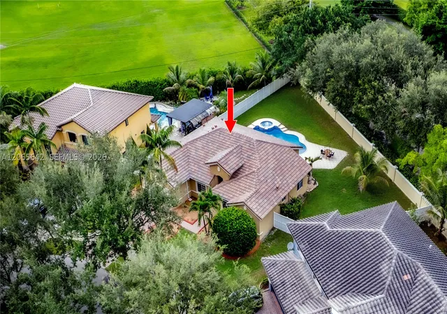 Photo 35 of Sale Pending at 2823 Poinciana Cir, Cooper City, FL 33026 | MLS# A12065642 | Listing updated on 2026-10-01