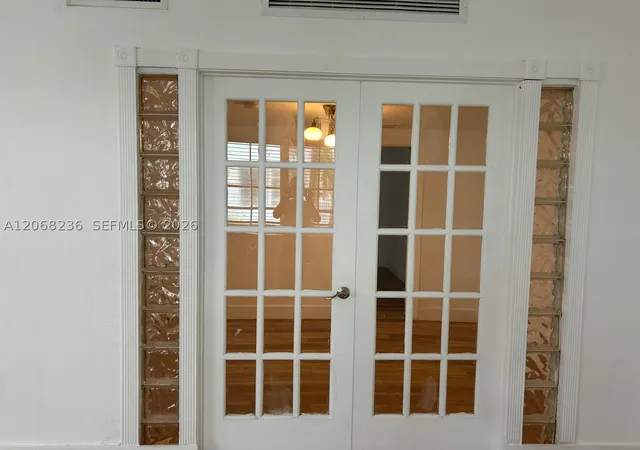 Listing Photo 5 - Condo for sale in building located at 1605 Lenox Ave, Miami Beach, FL 33139 - Unit #1605-3