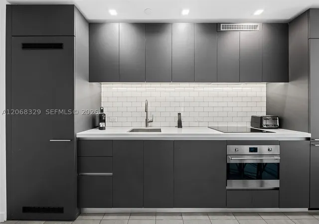 Photo 4 of Condo for sale at 227 Ne 2Nd St #1807, Miami, FL 33132 | MLS# A12068329 | Listing updated on 2026-09-14