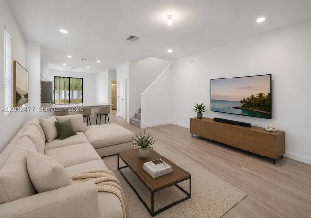 Photo 2 of Single family home for sale at 713 Se 15th Ave, Homestead, FL 33033 | MLS# A12062477 | Listing updated on 2026-09-10