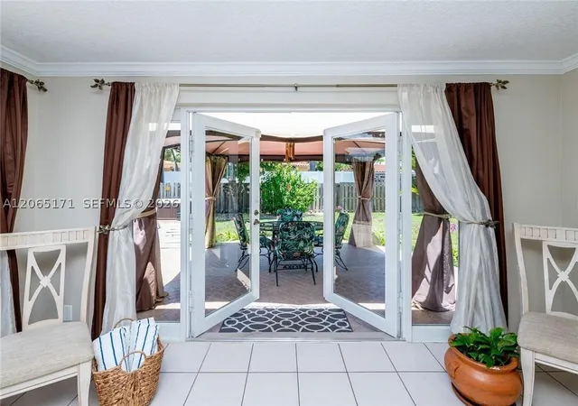 Photo 4 of Single family home for sale at 939 Washington St, Hollywood, FL 33019 | MLS# A12065171 | Listing updated on 2026-09-03
