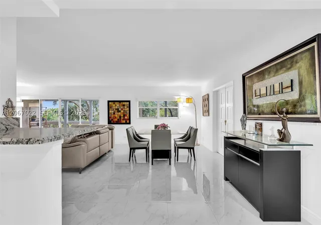 Listing Photo 4 - Condo for sale in building located at 800 NE 195th St, Miami, FL 33179 - Unit #220