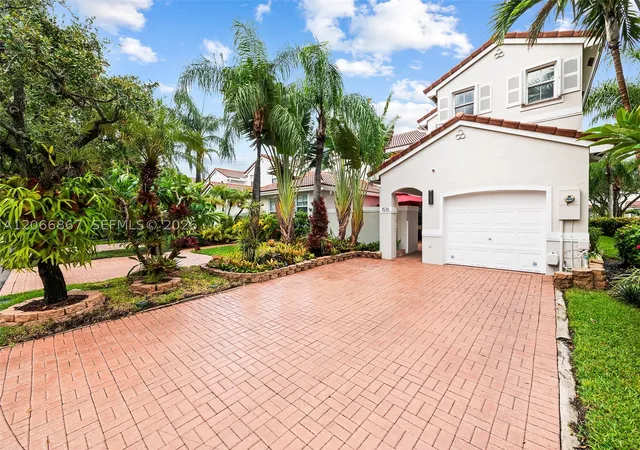 Photo 2 of Townhouse for sale at 1515 Seagrape Way, Hollywood, FL 33019 | MLS# A12066867 | Listing updated on 2026-09-16