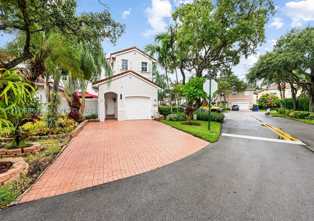 Photo 3 of Townhouse for sale at 1515 Seagrape Way, Hollywood, FL 33019 | MLS# A12066867 | Listing updated on 2026-09-16