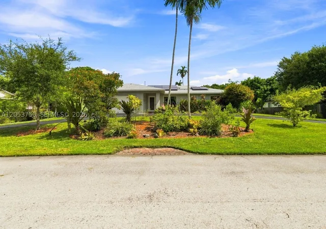 Photo 3 of Sale Pending at 8445 Sw 181st Ter, Palmetto Bay, FL 33157 | MLS# A12053750 | Listing updated on 2026-09-16