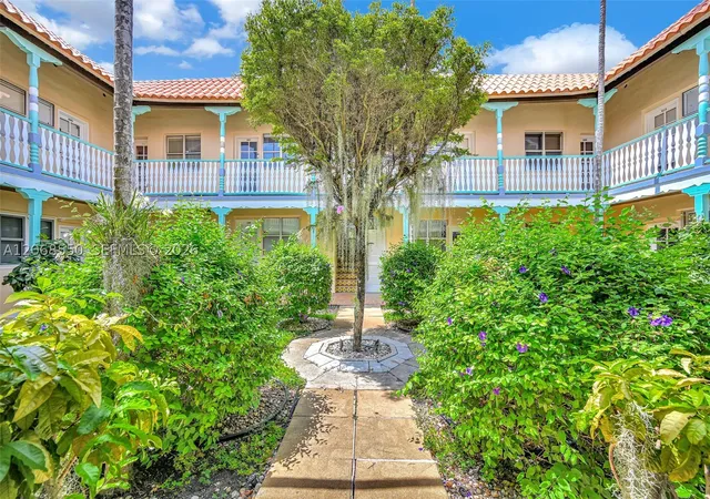 Listing Photo 4 - Condo for sale in building located at 736 13Th St, Miami, FL 33139 - Unit #207
