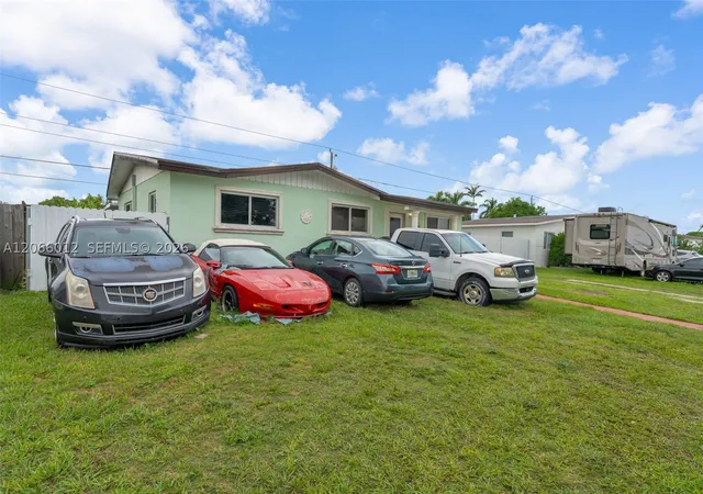 Photo 3 of Single family home for sale at 11940 Sw 186th St, Miami, FL 33177 | MLS# A12066012 | Listing updated on 2026-09-10