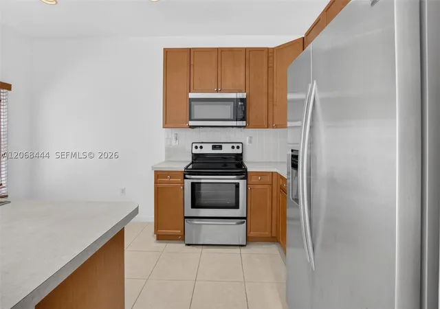 Photo 4 of Townhouse for sale at 218 Lake Monterey Cir, Boynton Beach, FL 33426 | MLS# A12068444 | Listing updated on 2026-09-03