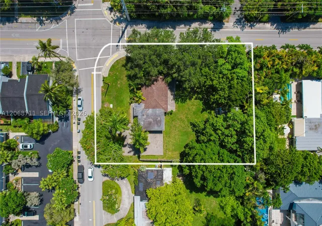 Photo 1 of Single family home for sale at 6200 Sw 78th St, South Miami, FL 33143 | MLS# A12068711 | Listing updated on 2026-08-31