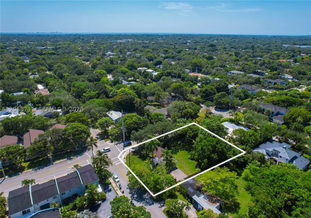 Photo 2 of Single family home for sale at 6200 Sw 78th St, South Miami, FL 33143 | MLS# A12068711 | Listing updated on 2026-08-31