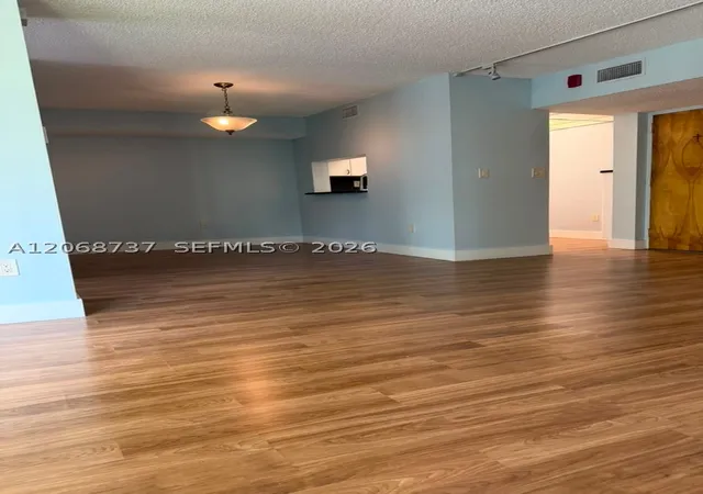 Listing Photo 4 - Condo for sale in International Park I Condo located at 11780 Sw 18Th St, Miami, FL 33175 - Unit #215-2