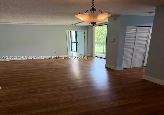 Listing Photo 5 - Condo for sale in International Park I Condo located at 11780 Sw 18Th St, Miami, FL 33175 - Unit #215-2