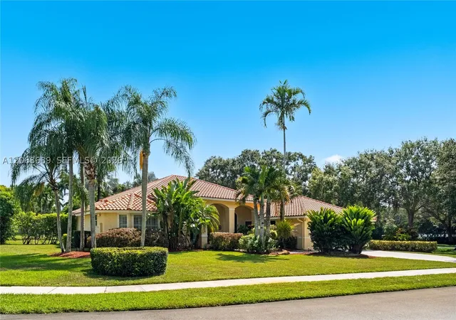 Photo 3 of Single family home for sale at 10660 Sw 44th Ct, Davie, FL 33328 | MLS# A12068689 | Listing updated on 2026-09-12