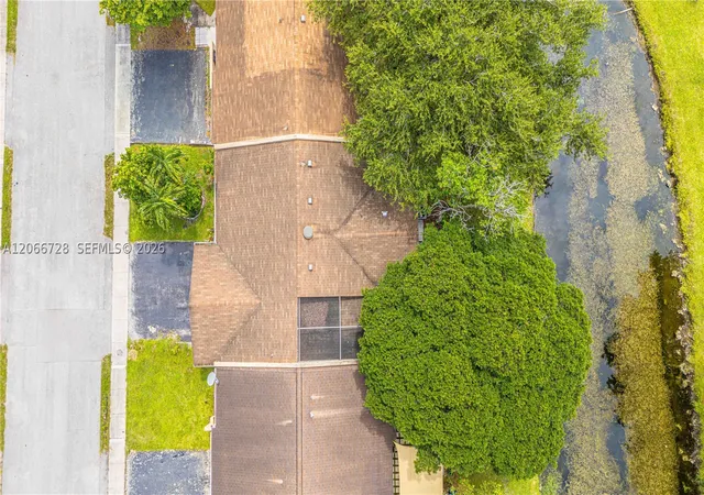 Photo 2 of Single family home for sale at 9480 W Fern Ln, Miramar, FL 33025 | MLS# A12066728 | Listing updated on 2026-09-09