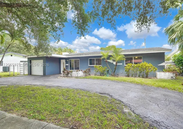 Photo 3 of Single family home for sale at 407 S 56Th Ter, Hollywood, FL 33023 | MLS# A12065975 | Listing updated on 2026-09-18